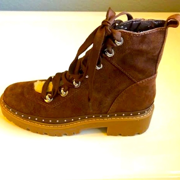 New STEVE MADDEN Rainier Combat Boots Block Heel Cognac Suede Sherpa & Studs 6.5 - Picture 2 of 8